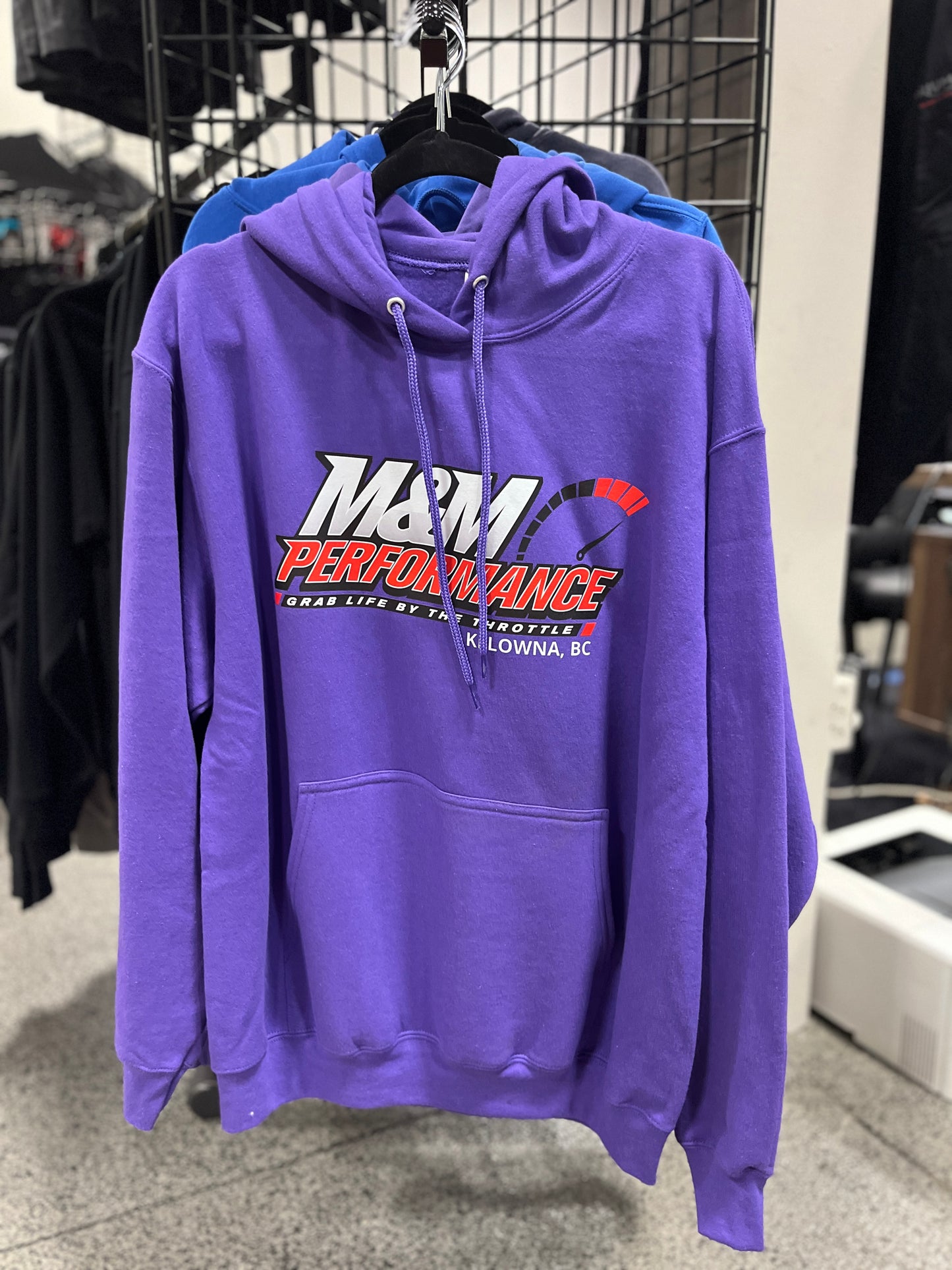 M & M CLASSIC PULLOVER HOODIE